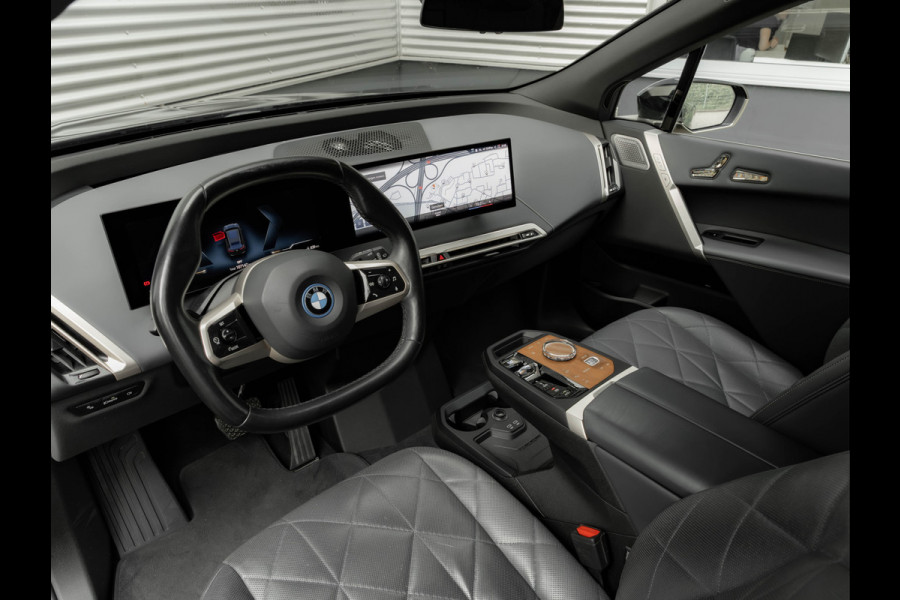 BMW iX M60 - Pano - Bowers & Wilkins - Active Steering - Luchtvering - 112kWh