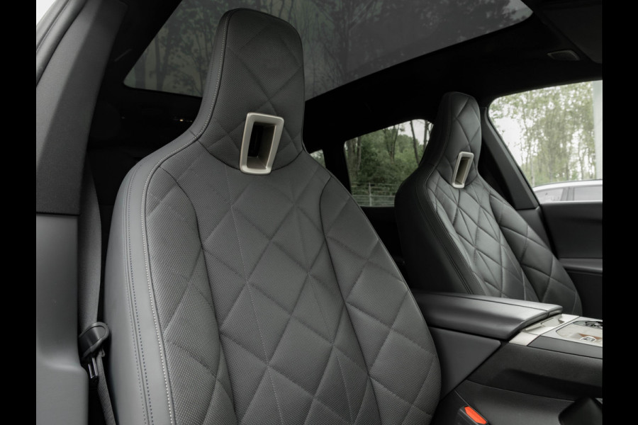 BMW iX M60 - Pano - Bowers & Wilkins - Active Steering - Luchtvering - 112kWh