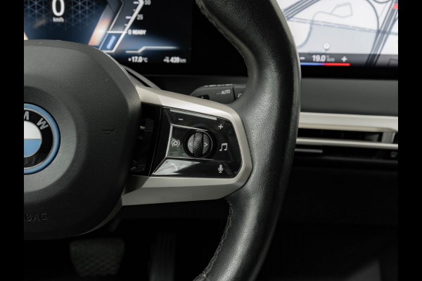 BMW iX M60 - Pano - Bowers & Wilkins - Active Steering - Luchtvering - 112kWh