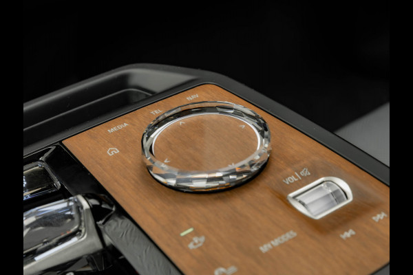 BMW iX M60 - Pano - Bowers & Wilkins - Active Steering - Luchtvering - 112kWh