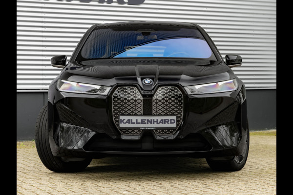 BMW iX M60 - Pano - Bowers & Wilkins - Active Steering - Luchtvering - 112kWh