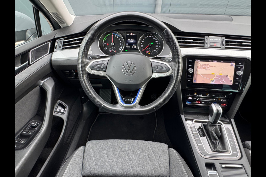 Volkswagen Passat Variant 1.4 TSI PHEV GTE * Trekhaak * Camera * Elek. Klep * Travel Assist *