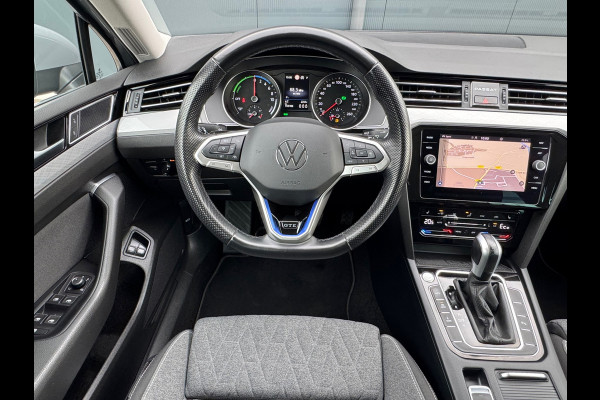 Volkswagen Passat Variant 1.4 TSI PHEV GTE * Trekhaak * Camera * Elek. Klep * Travel Assist *