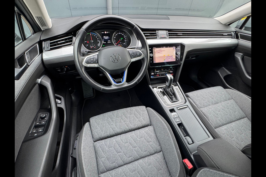 Volkswagen Passat Variant 1.4 TSI PHEV GTE * Trekhaak * Camera * Elek. Klep * Travel Assist *