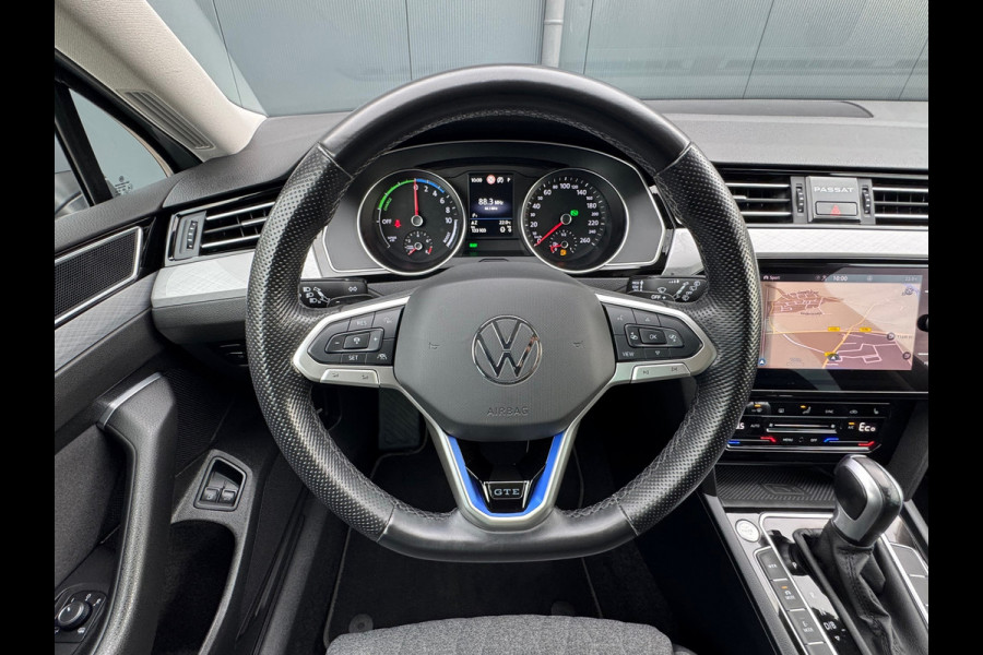 Volkswagen Passat Variant 1.4 TSI PHEV GTE * Trekhaak * Camera * Elek. Klep * Travel Assist *