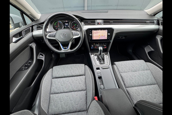 Volkswagen Passat Variant 1.4 TSI PHEV GTE * Trekhaak * Camera * Elek. Klep * Travel Assist *