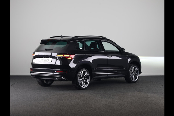 Škoda Karoq Sportline Ultimate 1.5 TSI ACT 150 pk 7 versn. DSG | Wegklapbare Trekhaak | Travel Assist Pakket Plus | Virual Pedal | 19 Inch Velgen Sagitarius