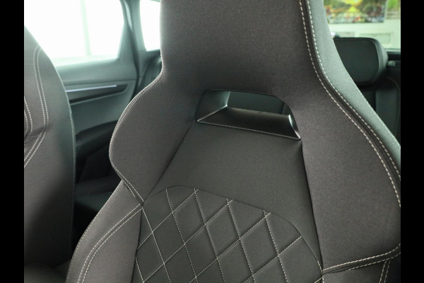 Škoda Karoq Sportline Ultimate 1.5 TSI ACT 150 pk 7 versn. DSG | Wegklapbare Trekhaak | Travel Assist Pakket Plus | Virual Pedal | 19 Inch Velgen Sagitarius