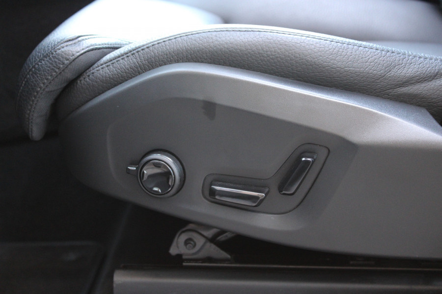 Volvo XC90 2.0 T8 Ultimate Bright | Trekhaak | Panoramadak | 360 Camera | Leder | H&K