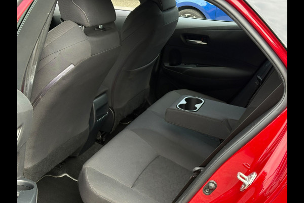 Toyota Corolla 1.8 Hybrid Two-Tone | Carplay/Android, Navi, Camera, Cruise, 18'' LMV, Climate, Licht/Regens. | Dealeronderhouden |