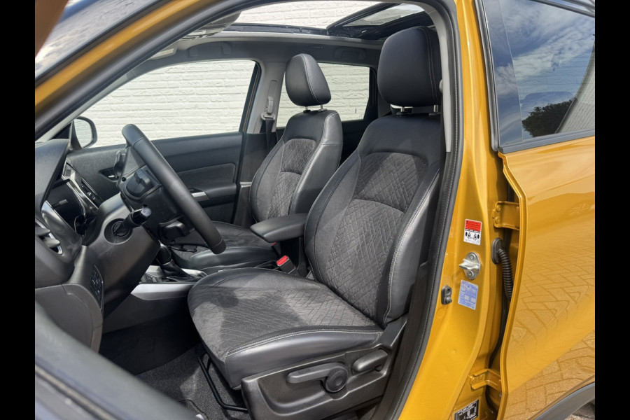 Suzuki Vitara 1.5 Hybrid Style Trekhaak Panorama dak Camera Adaptieve cruise Keyless Clima