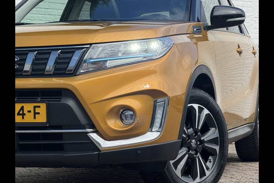 Suzuki Vitara 1.5 Hybrid Style Trekhaak Panorama dak Camera Adaptieve cruise Keyless Clima