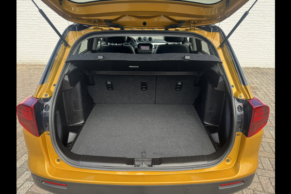 Suzuki Vitara 1.5 Hybrid Style Trekhaak Panorama dak Camera Adaptieve cruise Keyless Clima