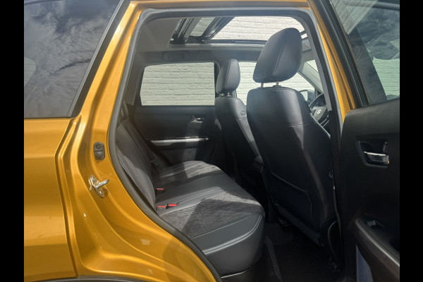 Suzuki Vitara 1.5 Hybrid Style Trekhaak Panorama dak Camera Adaptieve cruise Keyless Clima