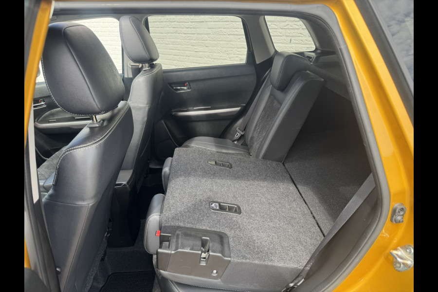 Suzuki Vitara 1.5 Hybrid Style Trekhaak Panorama dak Camera Adaptieve cruise Keyless Clima