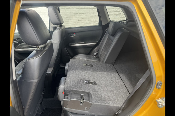 Suzuki Vitara 1.5 Hybrid Style Trekhaak Panorama dak Camera Adaptieve cruise Keyless Clima