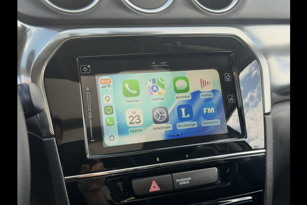 Suzuki Vitara 1.5 Hybrid Style Trekhaak Panorama dak Camera Adaptieve cruise Keyless Clima