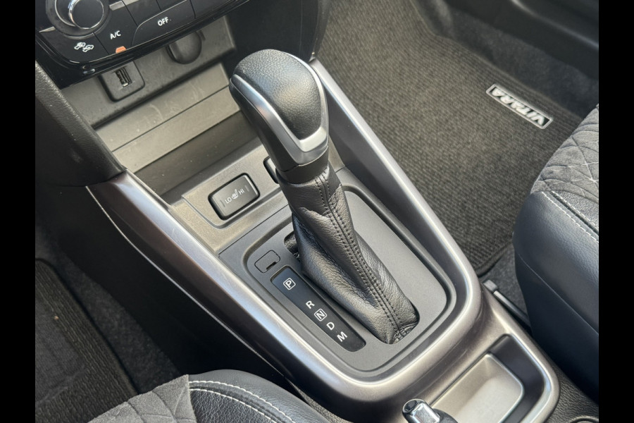 Suzuki Vitara 1.5 Hybrid Style Trekhaak Panorama dak Camera Adaptieve cruise Keyless Clima