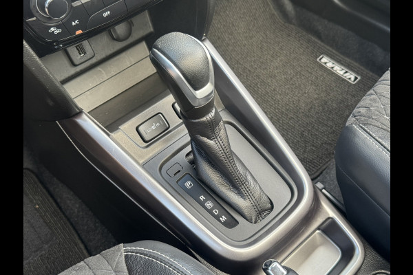 Suzuki Vitara 1.5 Hybrid Style Trekhaak Panorama dak Camera Adaptieve cruise Keyless Clima