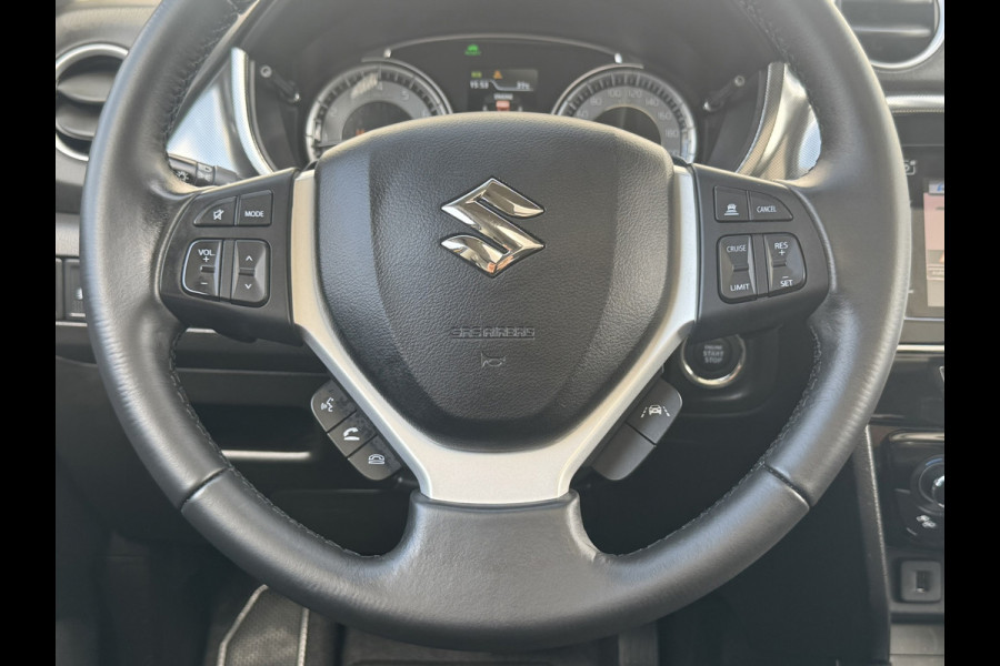 Suzuki Vitara 1.5 Hybrid Style Trekhaak Panorama dak Camera Adaptieve cruise Keyless Clima