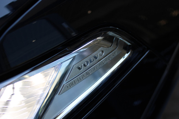 Volvo XC90 2.0 T8 Ultimate Bright | Trekhaak | Panoramadak | 360 Camera | Leder | H&K
