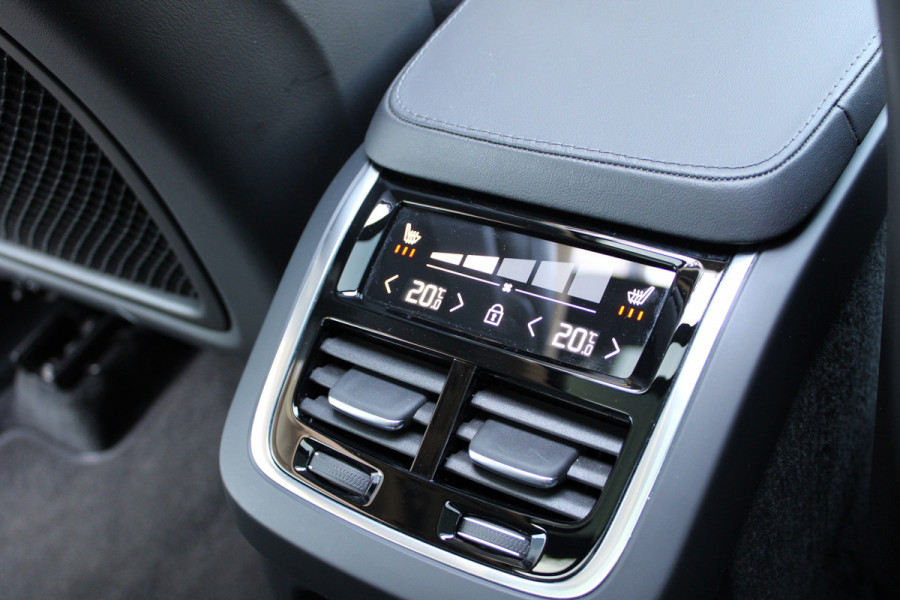 Volvo XC90 2.0 T8 Ultimate Bright | Trekhaak | Panoramadak | 360 Camera | Leder | H&K