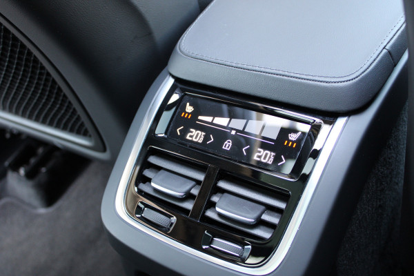 Volvo XC90 2.0 T8 Ultimate Bright | Trekhaak | Panoramadak | 360 Camera | Leder | H&K