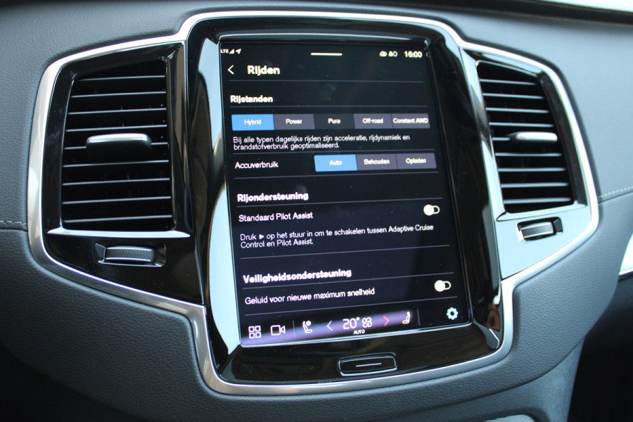 Volvo XC90 2.0 T8 Ultimate Bright | Trekhaak | Panoramadak | 360 Camera | Leder | H&K