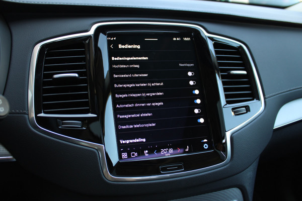 Volvo XC90 2.0 T8 Ultimate Bright | Trekhaak | Panoramadak | 360 Camera | Leder | H&K