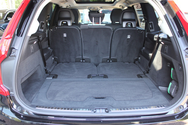 Volvo XC90 2.0 T8 Ultimate Bright | Trekhaak | Panoramadak | 360 Camera | Leder | H&K