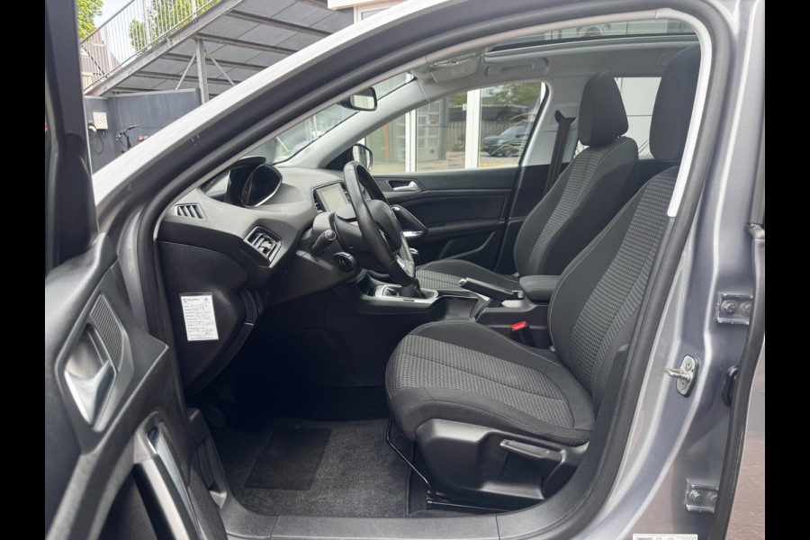Peugeot 308 SW 1.2 PureTech Blue Lease Executive | Trekhaak | Panoramadak | Distributieriem vervangen | NL-auto