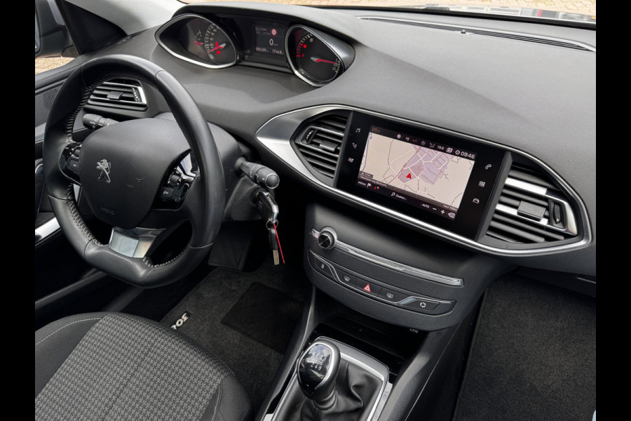 Peugeot 308 SW 1.2 PureTech Blue Lease Executive | Trekhaak | Panoramadak | Distributieriem vervangen | NL-auto
