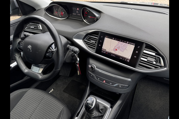 Peugeot 308 SW 1.2 PureTech Blue Lease Executive | Trekhaak | Panoramadak | Distributieriem vervangen | NL-auto