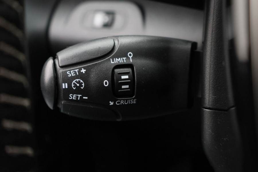 Peugeot Partner 1.5 BlueHDI Premium Camera, Apple Carplay, Trekhaak, Stoelverwarming, 17"