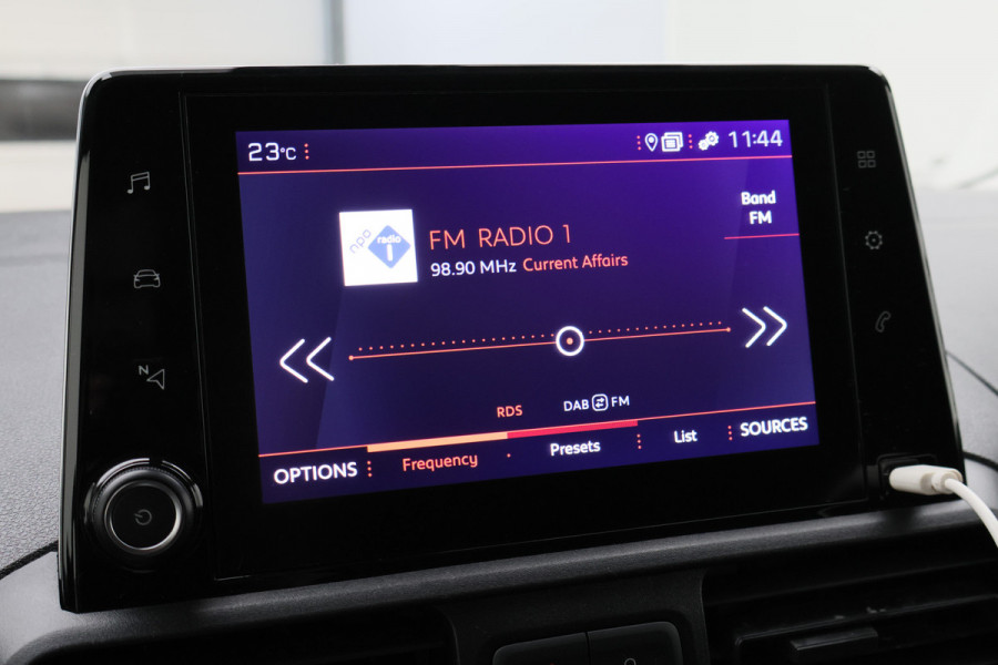 Peugeot Partner 1.5 BlueHDI Premium Camera, Apple Carplay, Trekhaak, Stoelverwarming, 17"