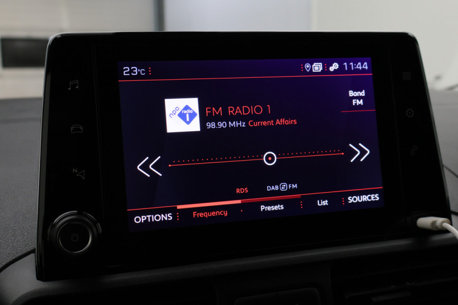 Peugeot Partner 1.5 BlueHDI Premium Camera, Apple Carplay, Trekhaak, Stoelverwarming, 17"