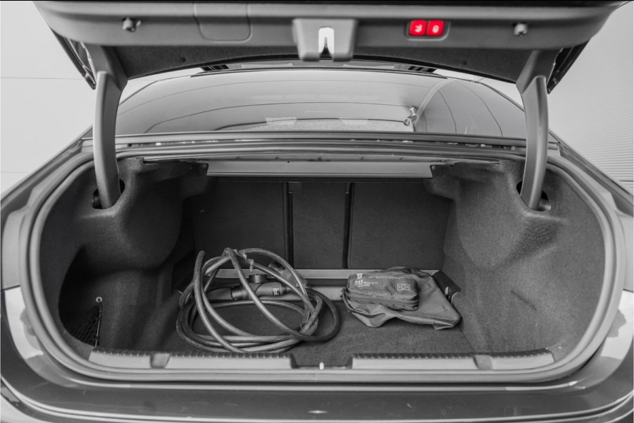 Mercedes-Benz EQE 350+ Launch Edition AMG Line 91 kWh Pano Distronic Burmester 360°