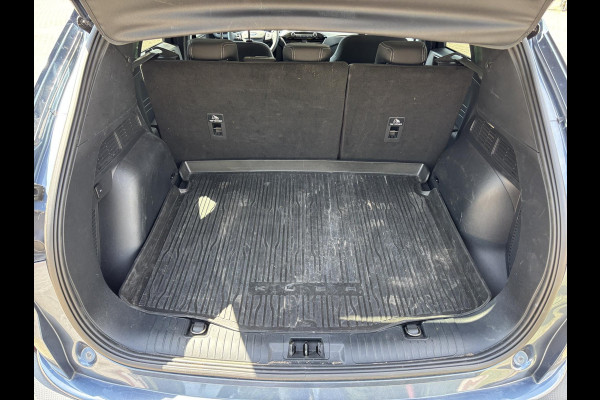 Ford Kuga 2.5 PHEV Titanium 225pk Trekhaak | Winterpack | Achteruitrijcamera | 1.500kg Trekgewicht | Navigatie | Stoelverwarming