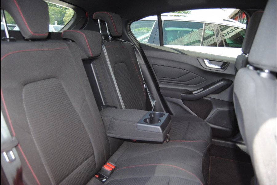 Ford Focus 1.0 EBH ST Line X | Carplay | Camera | Groot scherm | Navi