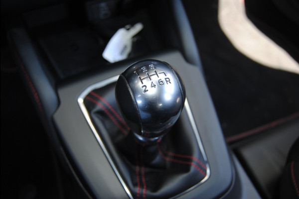 Ford Focus 1.0 EBH ST Line X | Carplay | Camera | Groot scherm | Navi