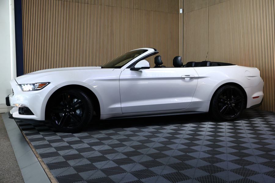 Ford Mustang Convertible 2.3 EcoBoost AVM NAVI CLIMA CAMERA KEYLSS PDC CRUISE LEDER SUBWH "19