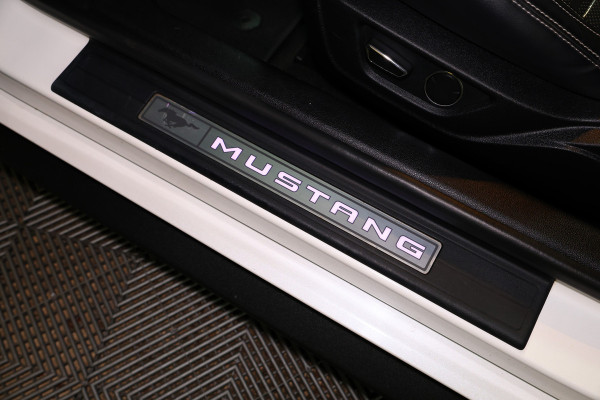 Ford Mustang Convertible 2.3 EcoBoost AVM NAVI CLIMA CAMERA KEYLSS PDC CRUISE LEDER SUBWH "19
