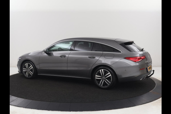 Mercedes-Benz CLA-Klasse Shooting Brake 180 Business Solution Luxury | Leder | Trekhaak | Stoelverwarming | Camera | Widescreen | Sfeerverlichting | Full LED | Park Assist | Climate control | Bluetooth