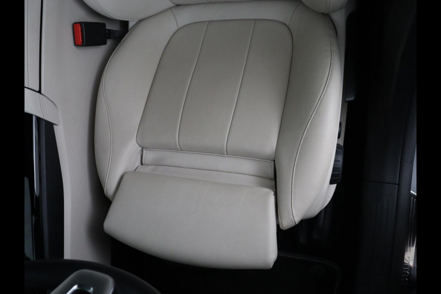 Mercedes-Benz CLA-Klasse Shooting Brake 180 Business Solution Luxury | Leder | Trekhaak | Stoelverwarming | Camera | Widescreen | Sfeerverlichting | Full LED | Park Assist | Climate control | Bluetooth