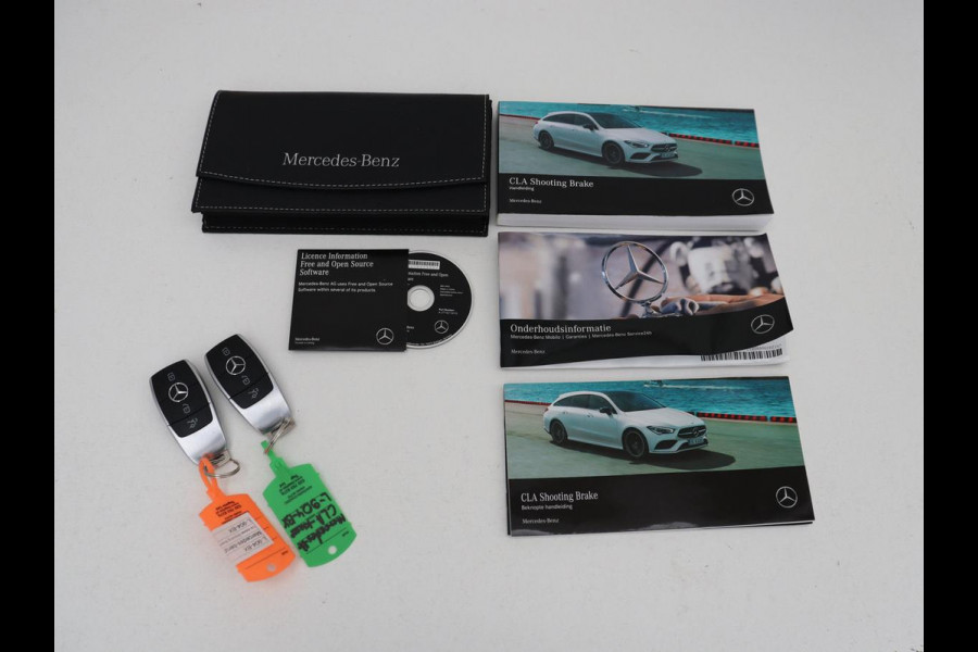 Mercedes-Benz CLA-Klasse Shooting Brake 180 Business Solution Luxury | Leder | Trekhaak | Stoelverwarming | Camera | Widescreen | Sfeerverlichting | Full LED | Park Assist | Climate control | Bluetooth