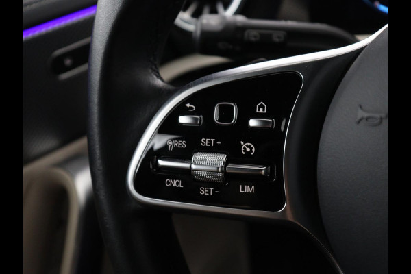 Mercedes-Benz CLA-Klasse Shooting Brake 180 Business Solution Luxury | Leder | Trekhaak | Stoelverwarming | Camera | Widescreen | Sfeerverlichting | Full LED | Park Assist | Climate control | Bluetooth