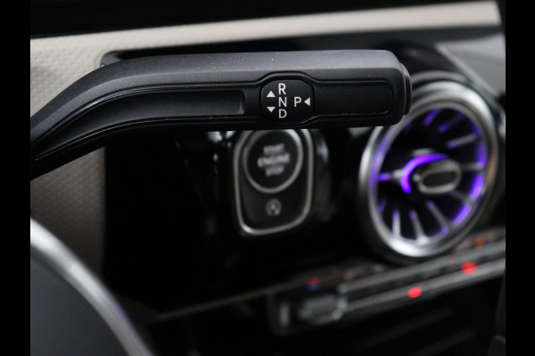 Mercedes-Benz CLA-Klasse Shooting Brake 180 Business Solution Luxury | Leder | Trekhaak | Stoelverwarming | Camera | Widescreen | Sfeerverlichting | Full LED | Park Assist | Climate control | Bluetooth