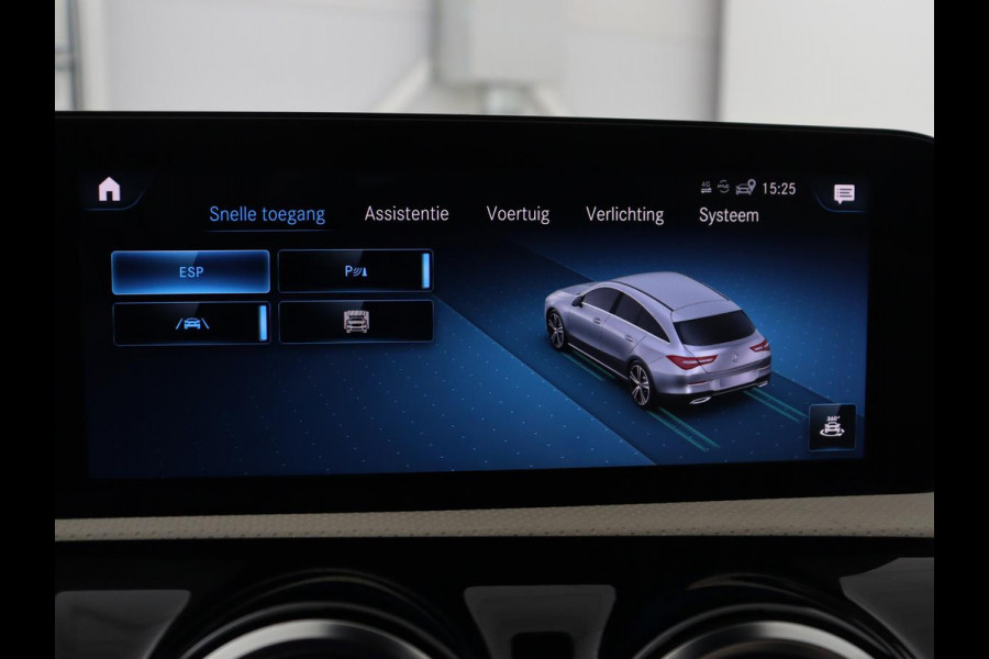 Mercedes-Benz CLA-Klasse Shooting Brake 180 Business Solution Luxury | Leder | Trekhaak | Stoelverwarming | Camera | Widescreen | Sfeerverlichting | Full LED | Park Assist | Climate control | Bluetooth
