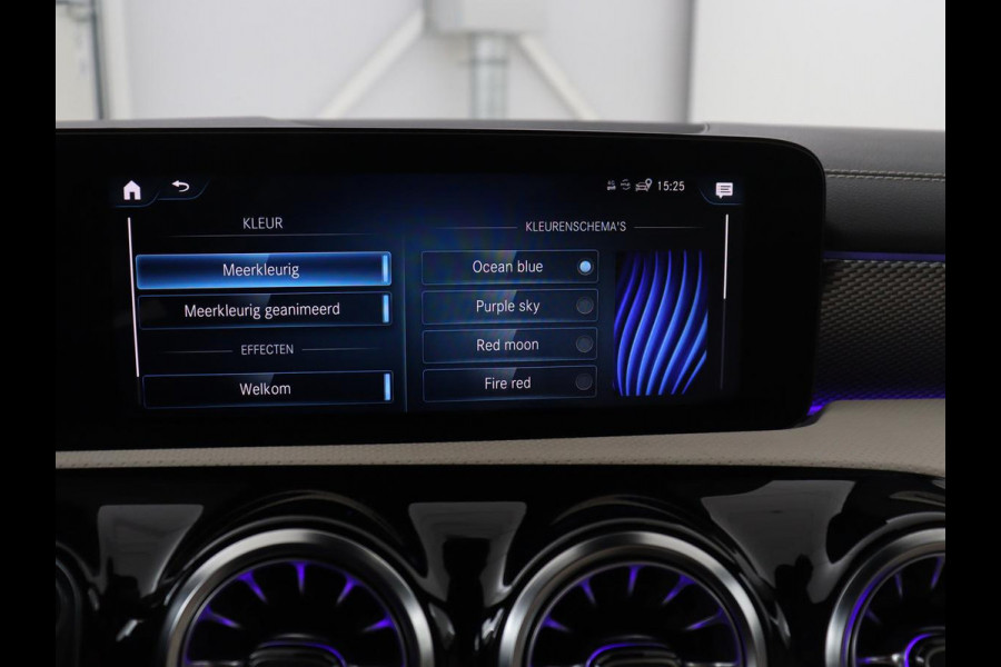 Mercedes-Benz CLA-Klasse Shooting Brake 180 Business Solution Luxury | Leder | Trekhaak | Stoelverwarming | Camera | Widescreen | Sfeerverlichting | Full LED | Park Assist | Climate control | Bluetooth