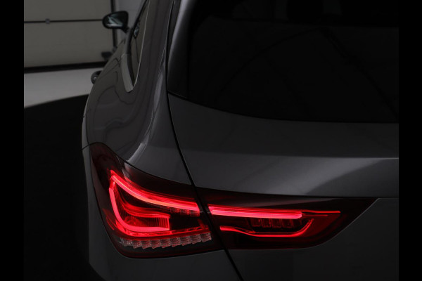 Mercedes-Benz CLA-Klasse Shooting Brake 180 Business Solution Luxury | Leder | Trekhaak | Stoelverwarming | Camera | Widescreen | Sfeerverlichting | Full LED | Park Assist | Climate control | Bluetooth